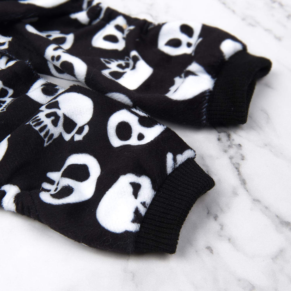 Pijama CuteBone para perro, textura minky suave, detalle de tela.