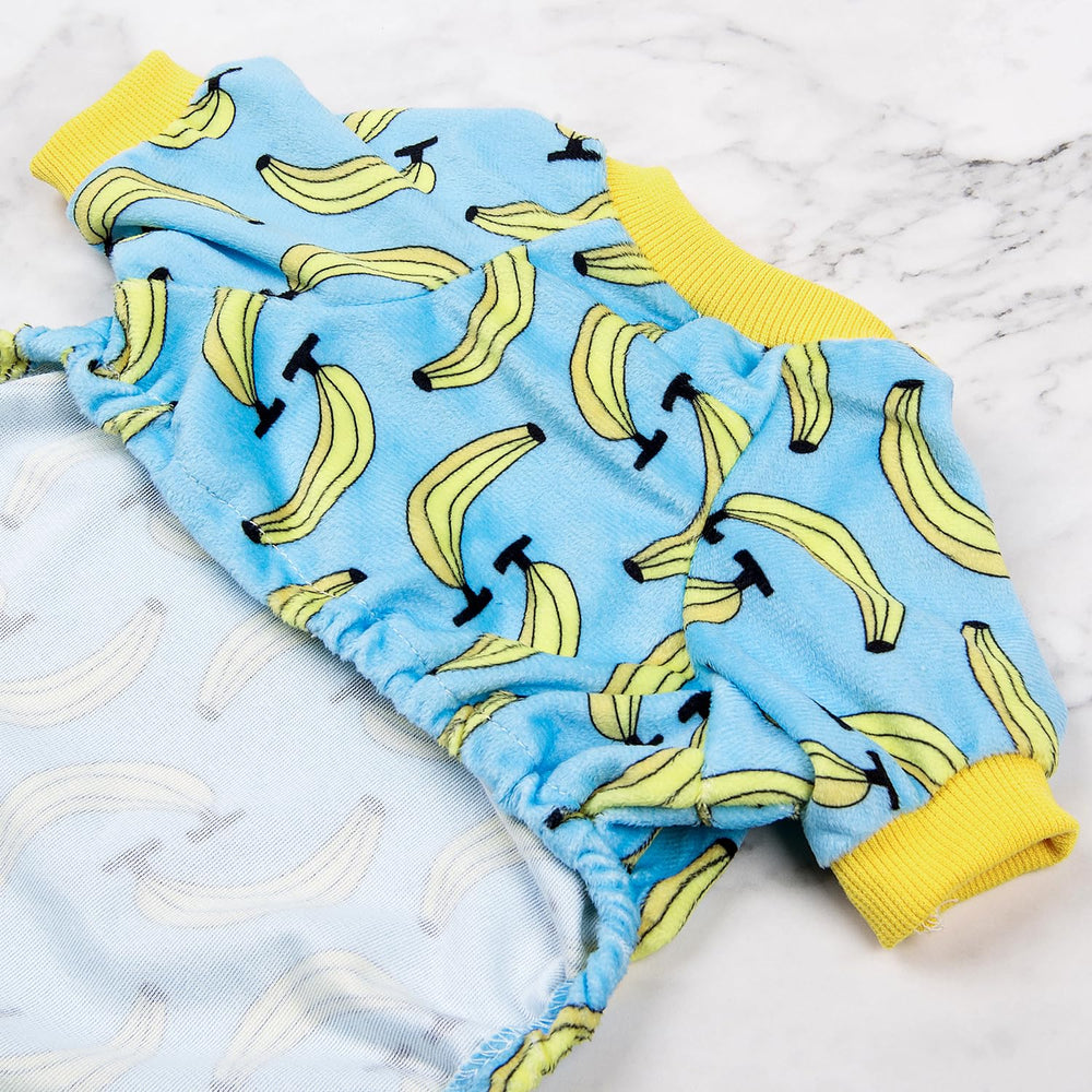 Pijama CuteBone para perro con tejido transpirable para uso diario.