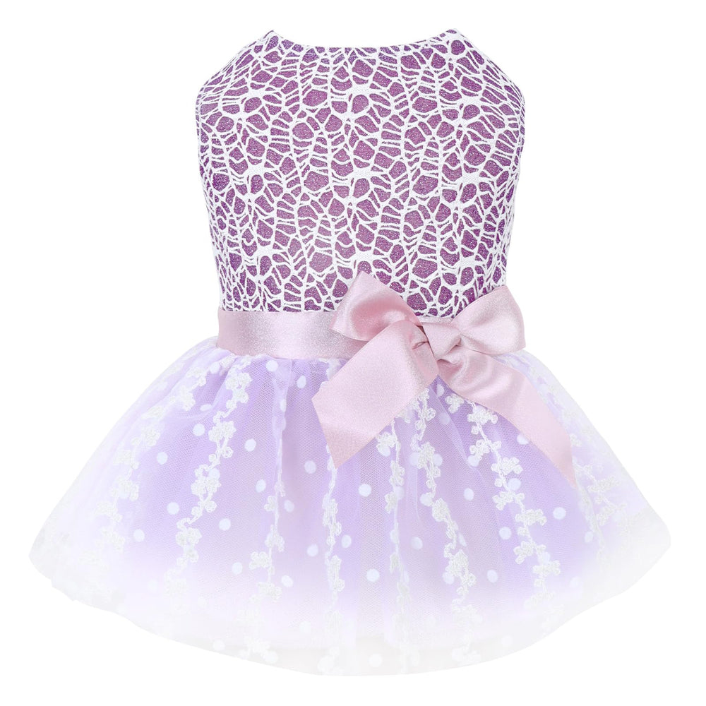 Vestido CuteBone para perro pequeno, vista delantera, cómodo para paseos y fiestas.