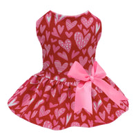 CuteBone vestido de terciopelo para perros pequeños, primer plano frontal, cómodo para paseos diarios.