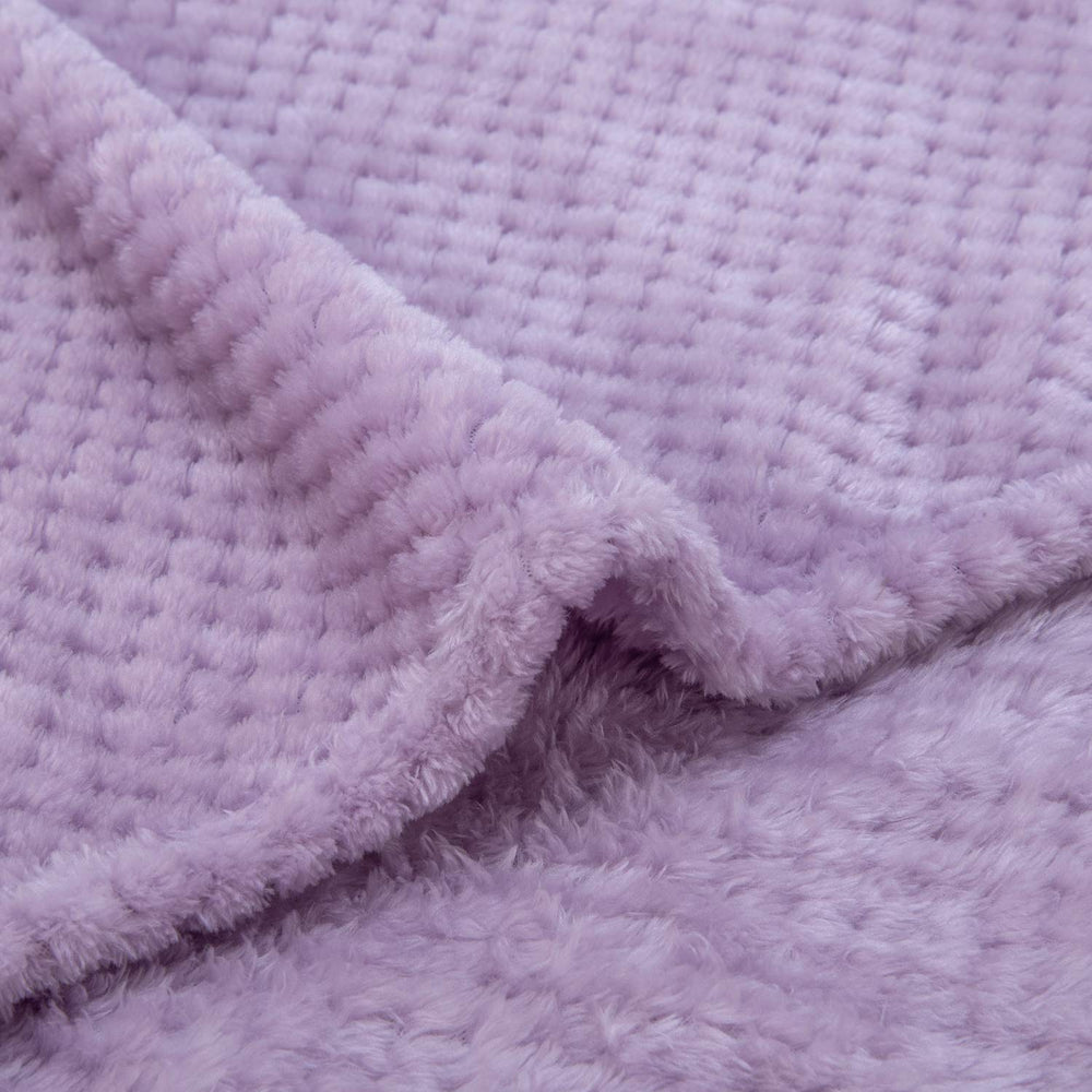 Manta CUTEMATE detalle textura suave microfibra para refugio cómodo.