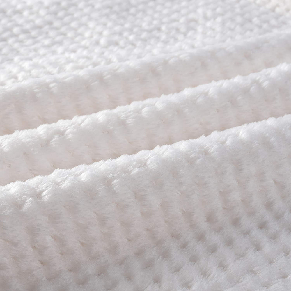 CUTEMATE manta diseño-marfil-tacto-plush, textura suave para relajación.