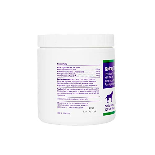Dechra Redonyl Ultra, perro comiendo masticables, apoyo para la piel.