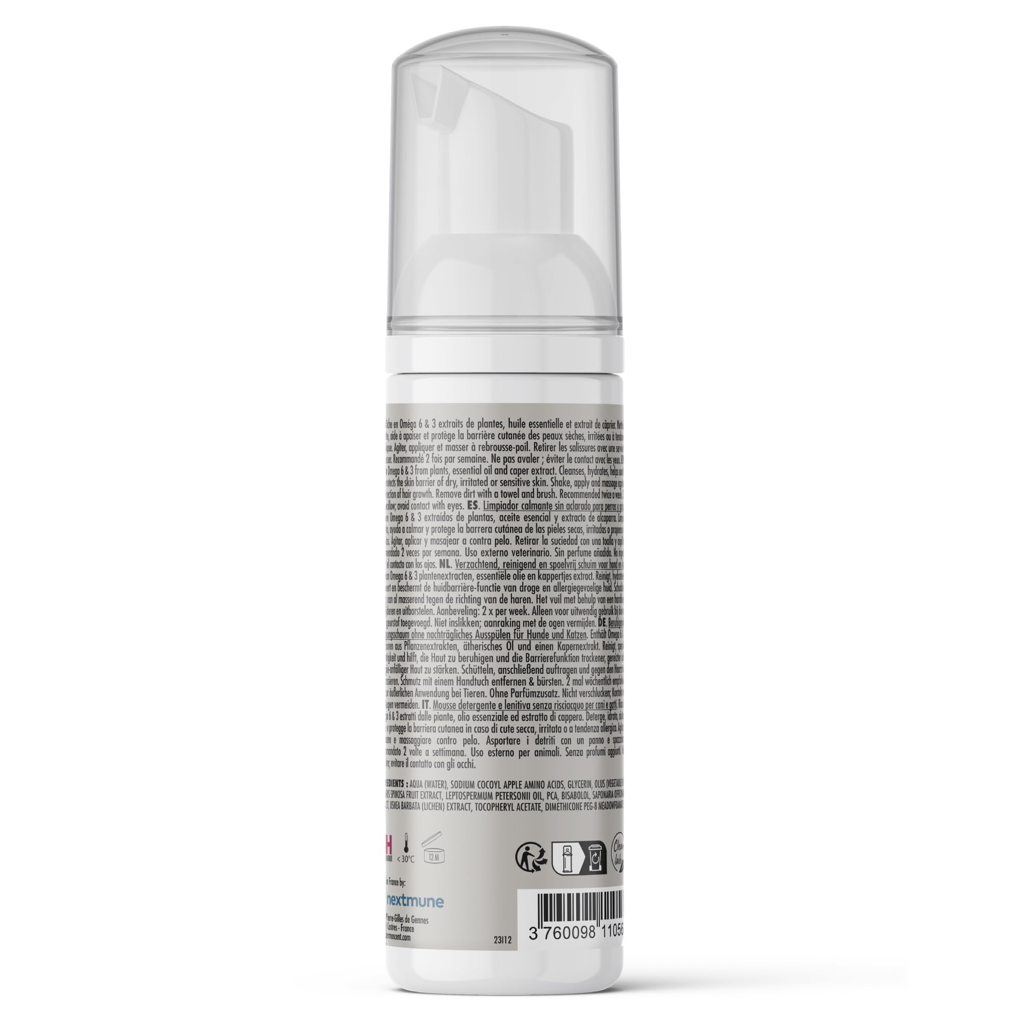 Dermoscent ATOP 7 Mousse durante la aplicación sin agua para perros y gatos.