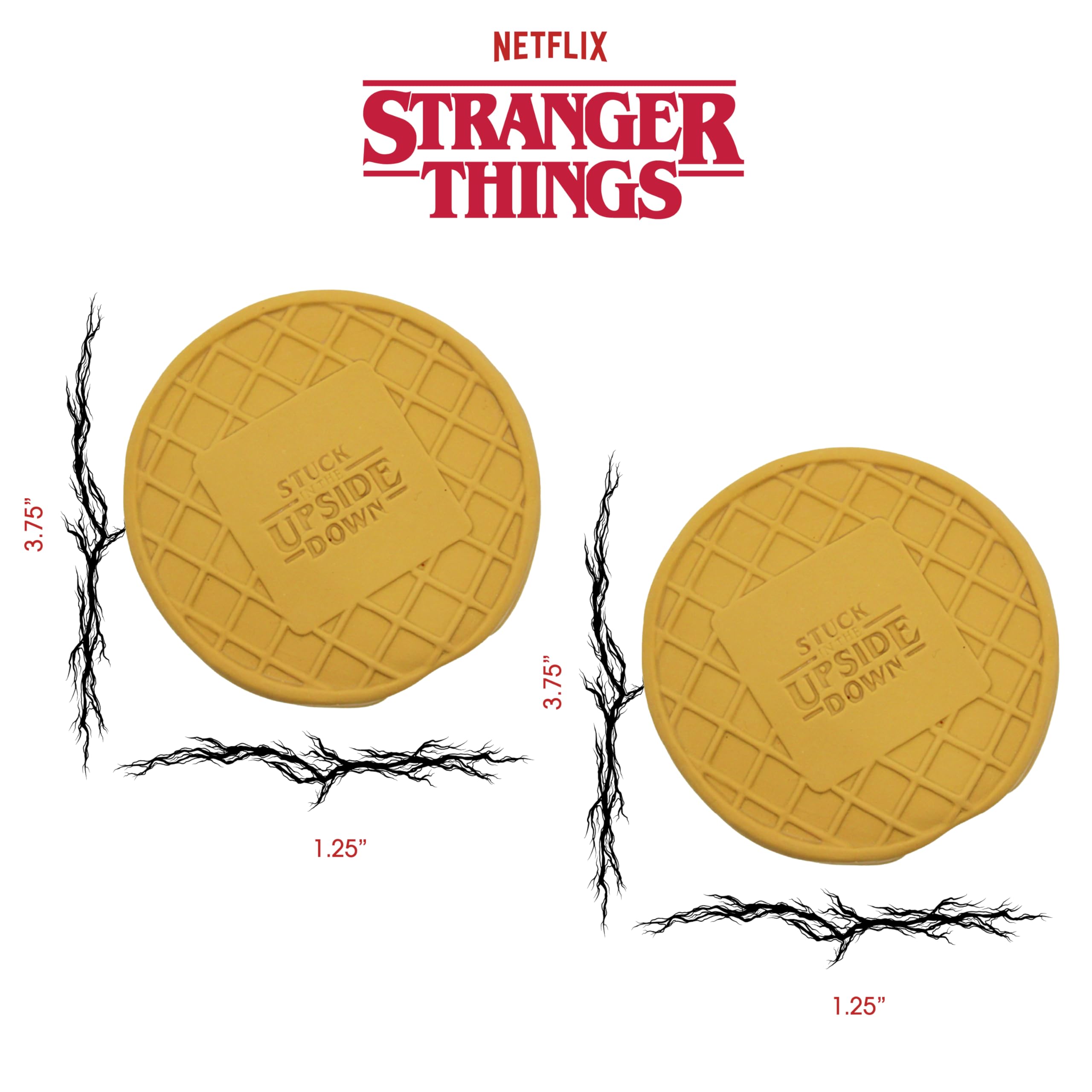 design LAB Stranger Things waffles: perro jugando en interior con estos juguetes suaves.