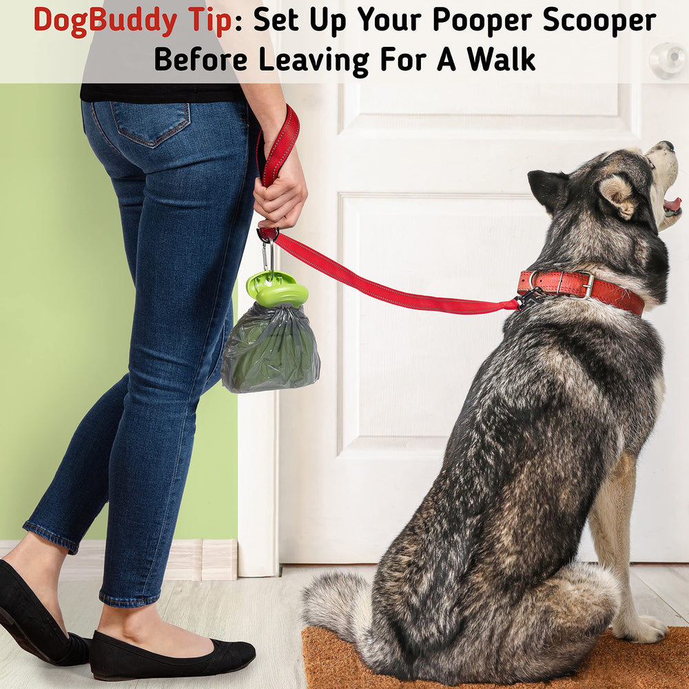 DogBuddy Pooper Scooper compatible con bolsas estándar para uso diario.