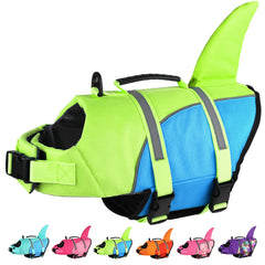 Doglay chaleco salvavidas con diseño tiburón facilita localizar al perro en el agua.