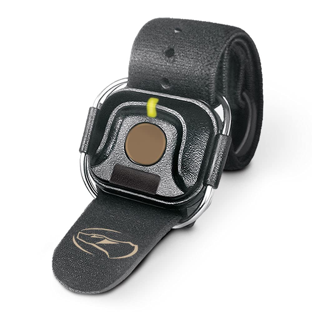 Dogtra HANDSFREE Square en la muñeca para control discreto a distancia.