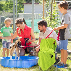 Dogvingpk toalla XL verde, absorbente y suave para mascotas durante el lavado.
