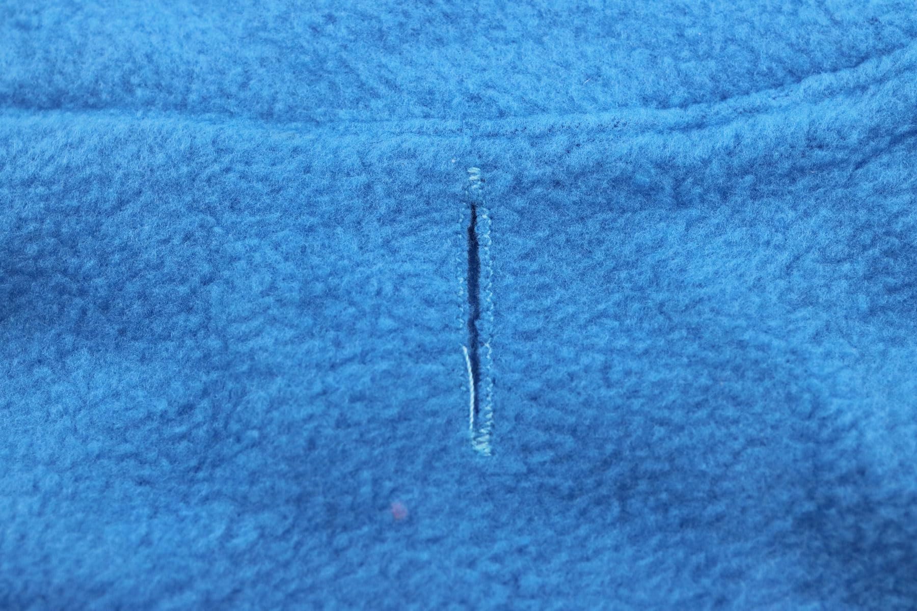 DroolingDog azul, apertura para correa, permite sujetar collar o arnés durante el paseo.