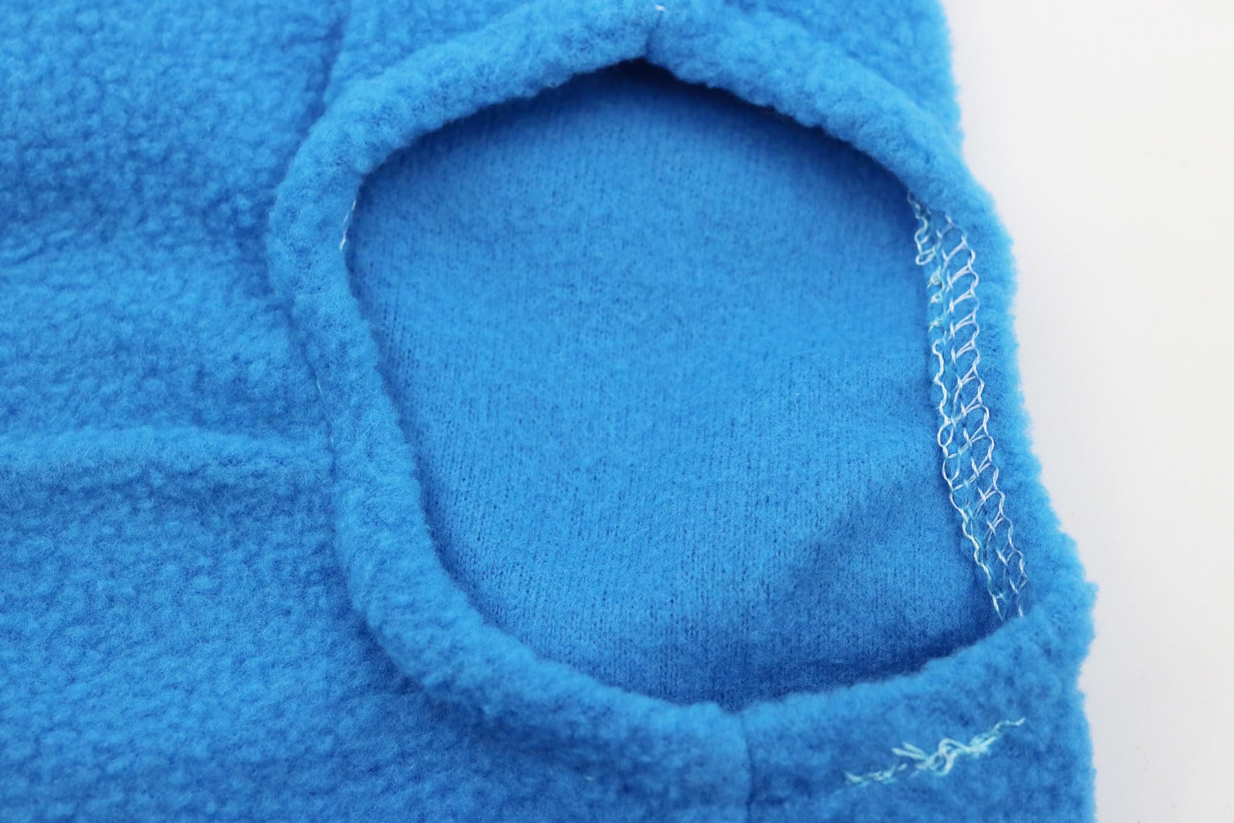 DroolingDog chaleco azul, ideal para días fríos, aporta capa suave para mayor confort.
