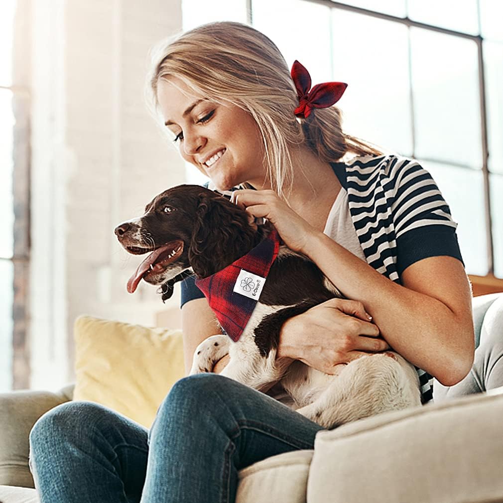 Bandana para perro E-Clover con diseño de cuadros, talla adecuada para razas pequeñas.