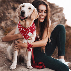 Conjunto madre y perro E-Clover con corazones; ideal para paseos.