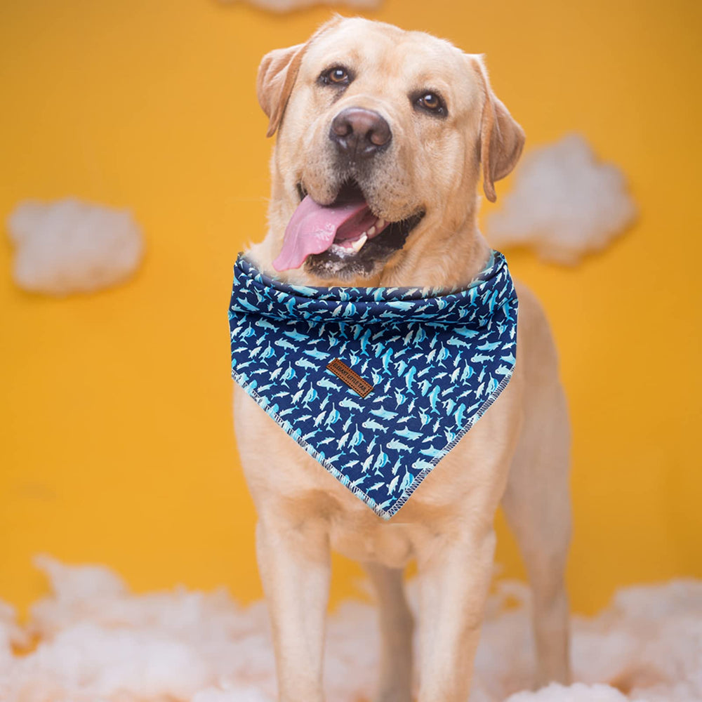 Bandana suave de Elegant Little Tail, talla Large para perros grandes.