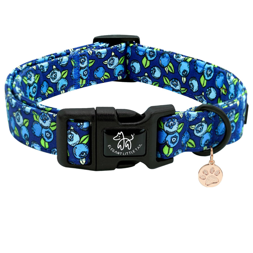 Collar Elegant Little Tail con estampado arándano de algodón suave para perros pequeños.