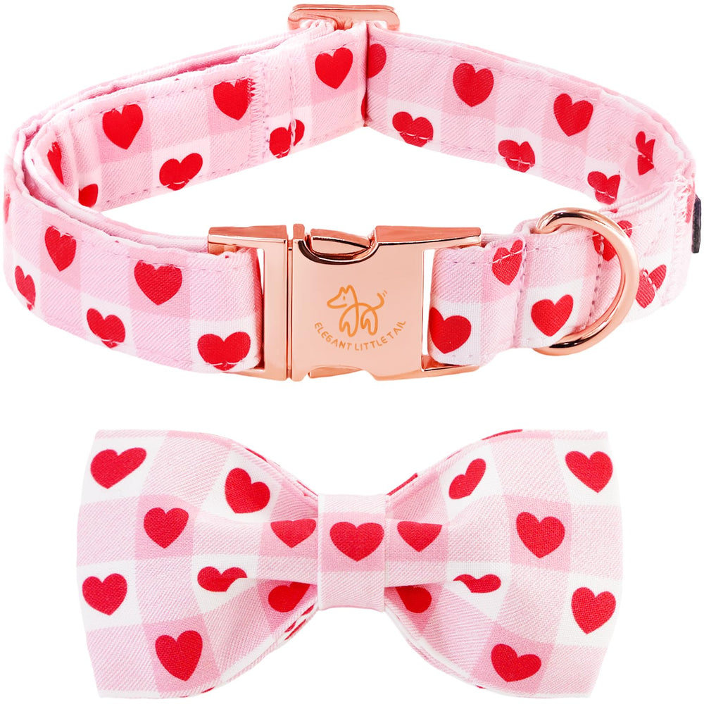 Collar Elegant little tail para perros con corazones rosa, ideal para paseos con estilo.
