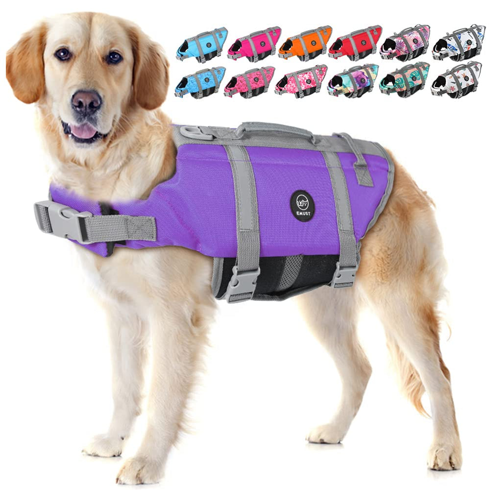 EMUST chaleco salva-vidas para perros visto frontal, aporta flotación estable.