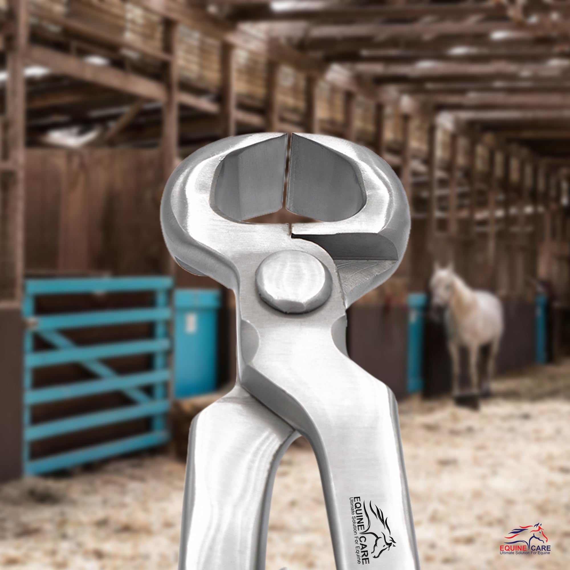 Equine Care bisagra prelubricada y estructura duradera para uso prolongado.