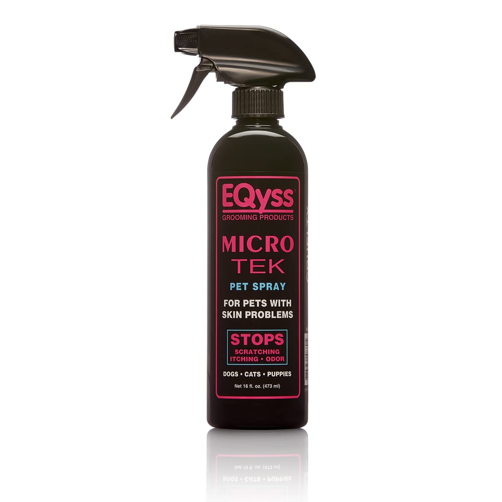 Eqyss Micro-Tek Pet Itch Relief Spray en la piel para alivio rápido de irritación.