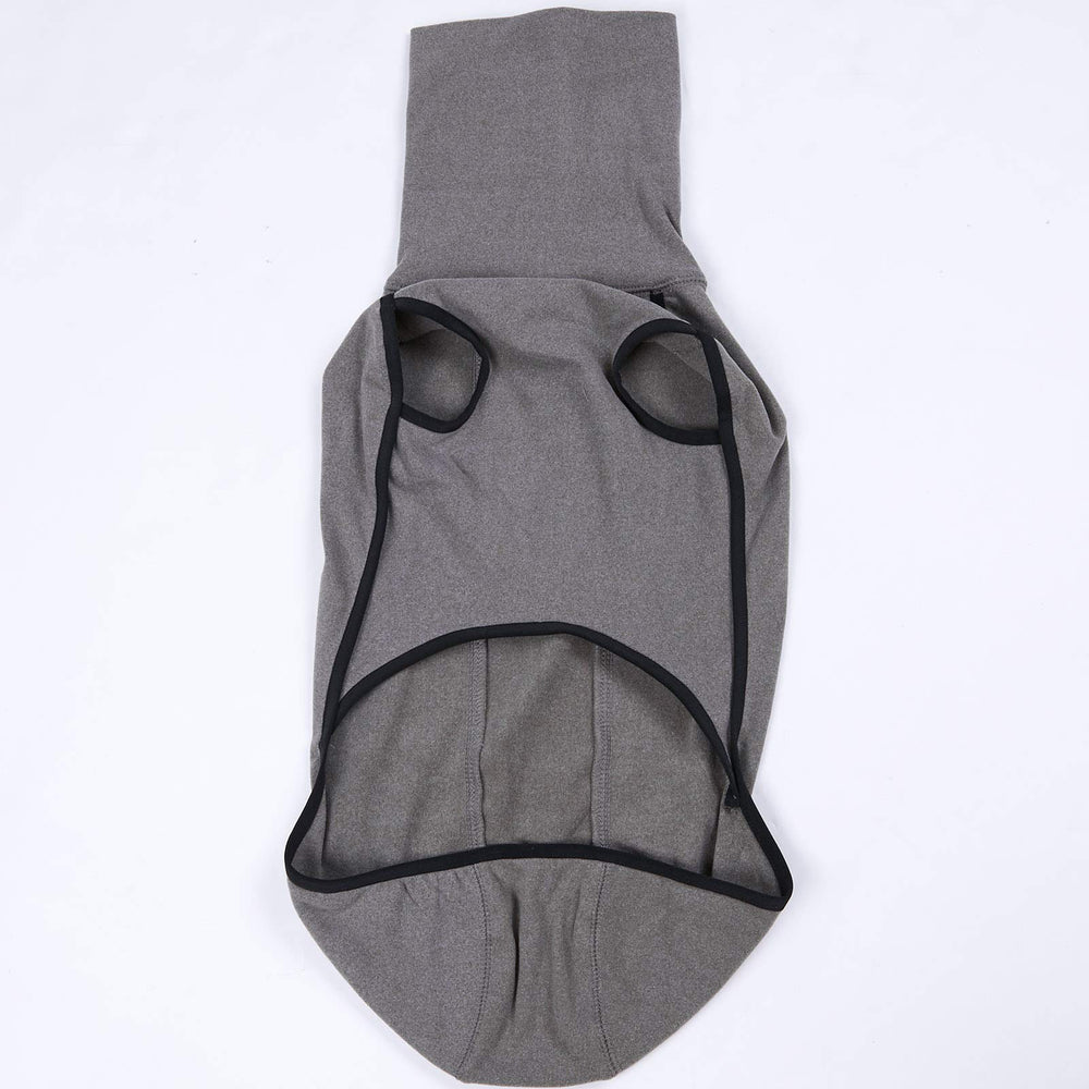 Esobo abrigo para perro con aberturas ventral y dorsal para paseos y comodidad.