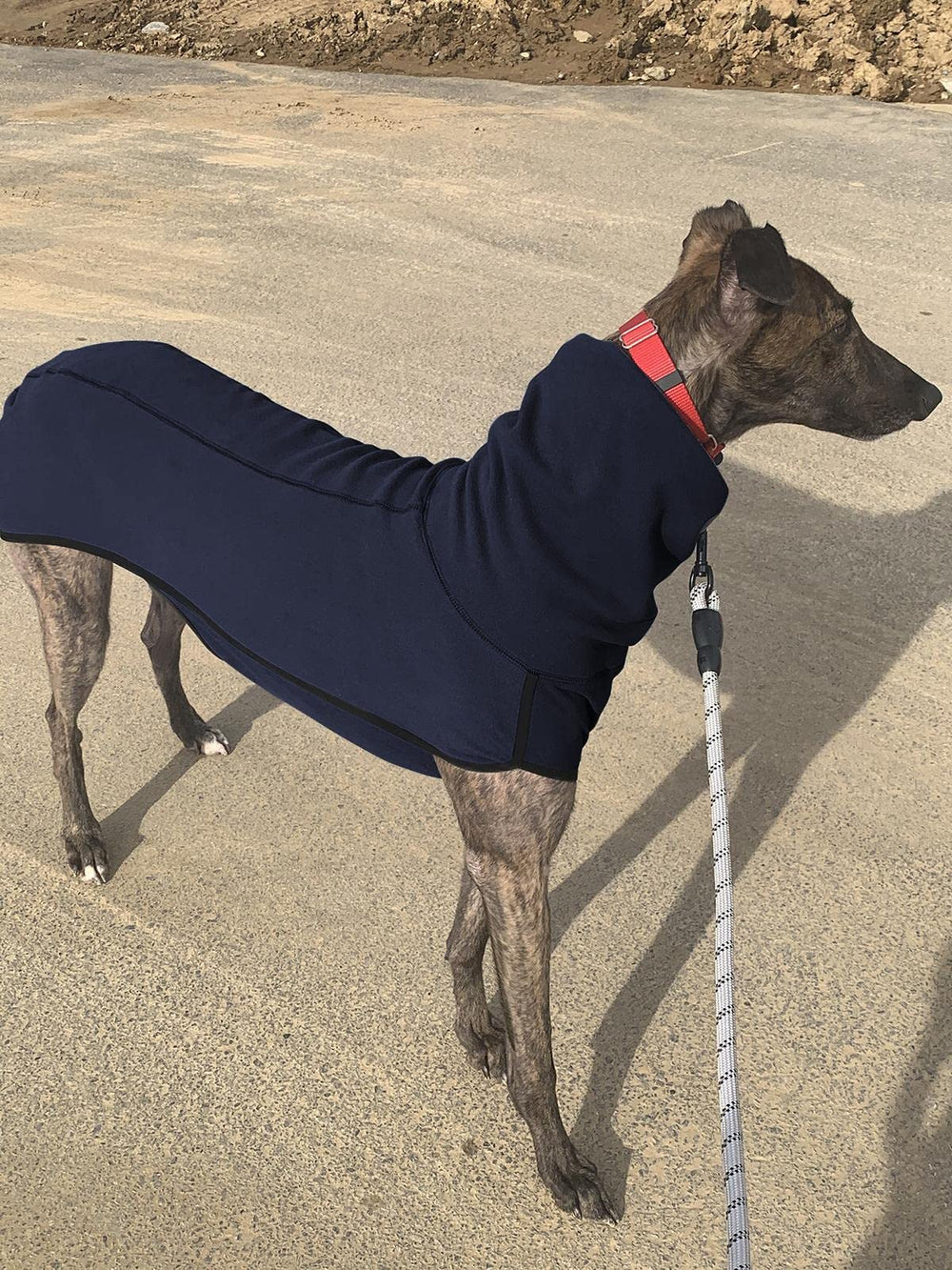 Esobo abrigo para perro con forro polar, apertura abdominal alta para facilitar paseos