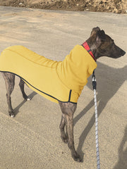 Esobo abrigo para perro, apertura para patitas, fácil de usar.
