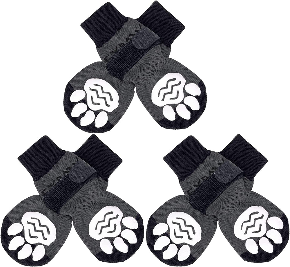 Calcetines EXPAWLORER para perro muestran tracción mejorada en cada pisada.