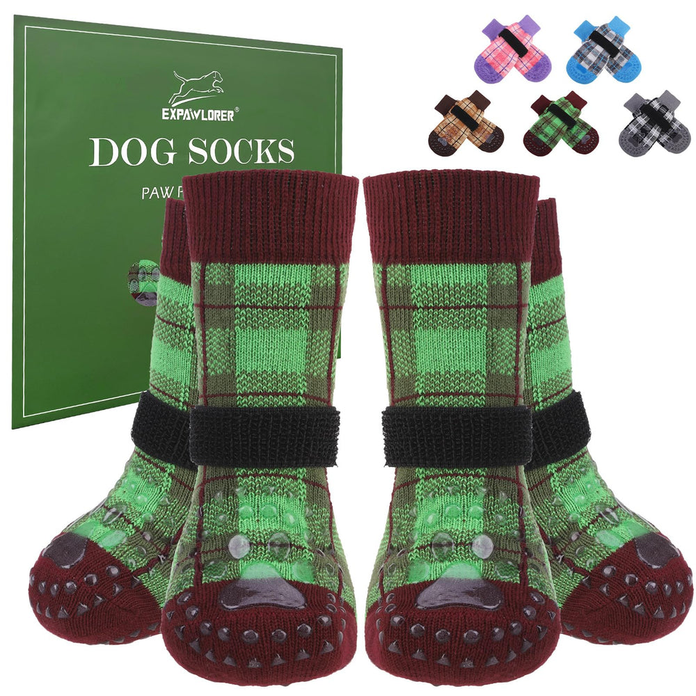 EXPAWLORER calcetines para perro verde XL sobre piso de madera con agarre