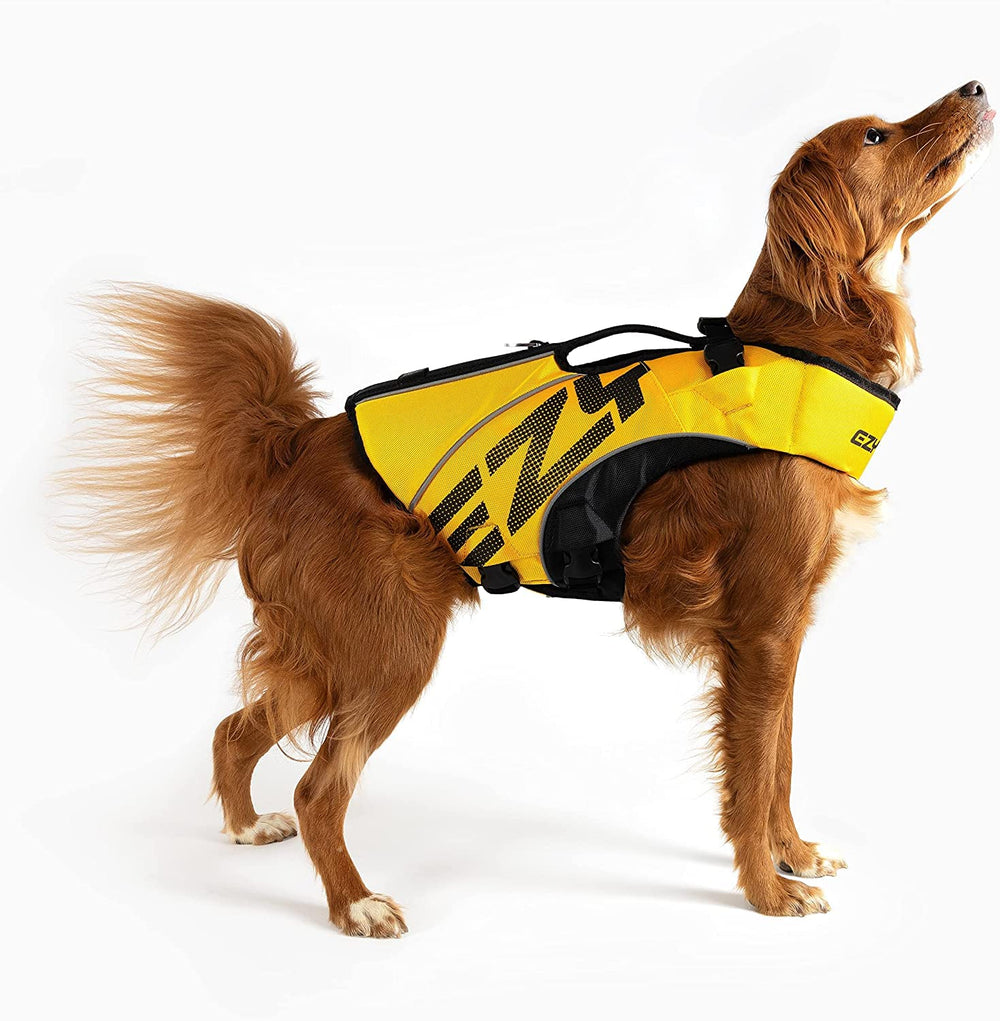Chaleco salvavidas EzyDog DFD X2 al costado; ajuste ergonómico cómodo.