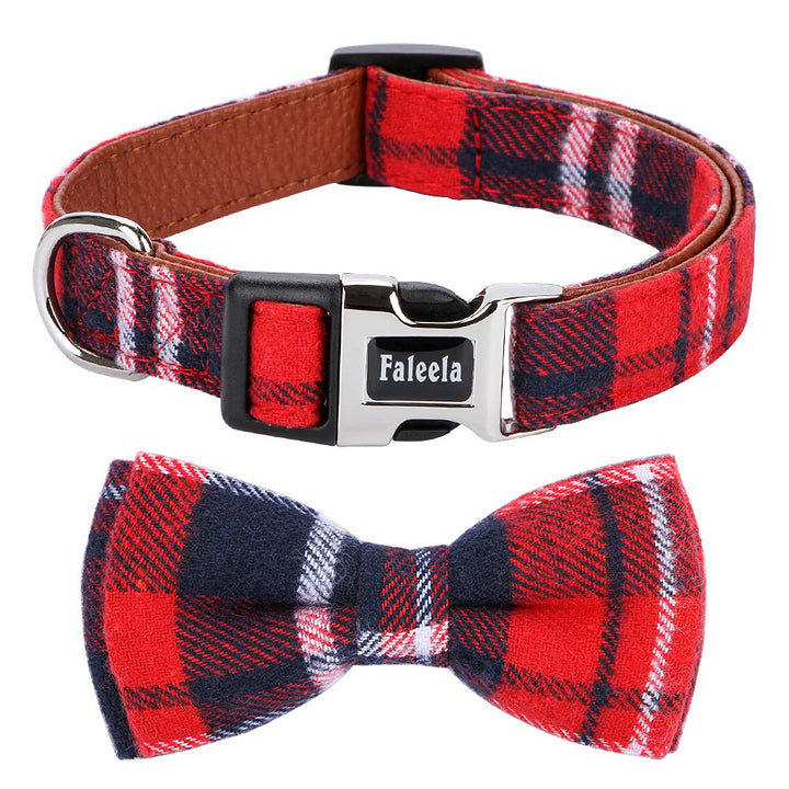 Collar Faleela con lazo rojo visto de frente, estilo festivo para perros.