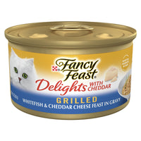 Fancy Feast Delights lata con filete blanco a la parrilla y cheddar, sabroso para gatos.
