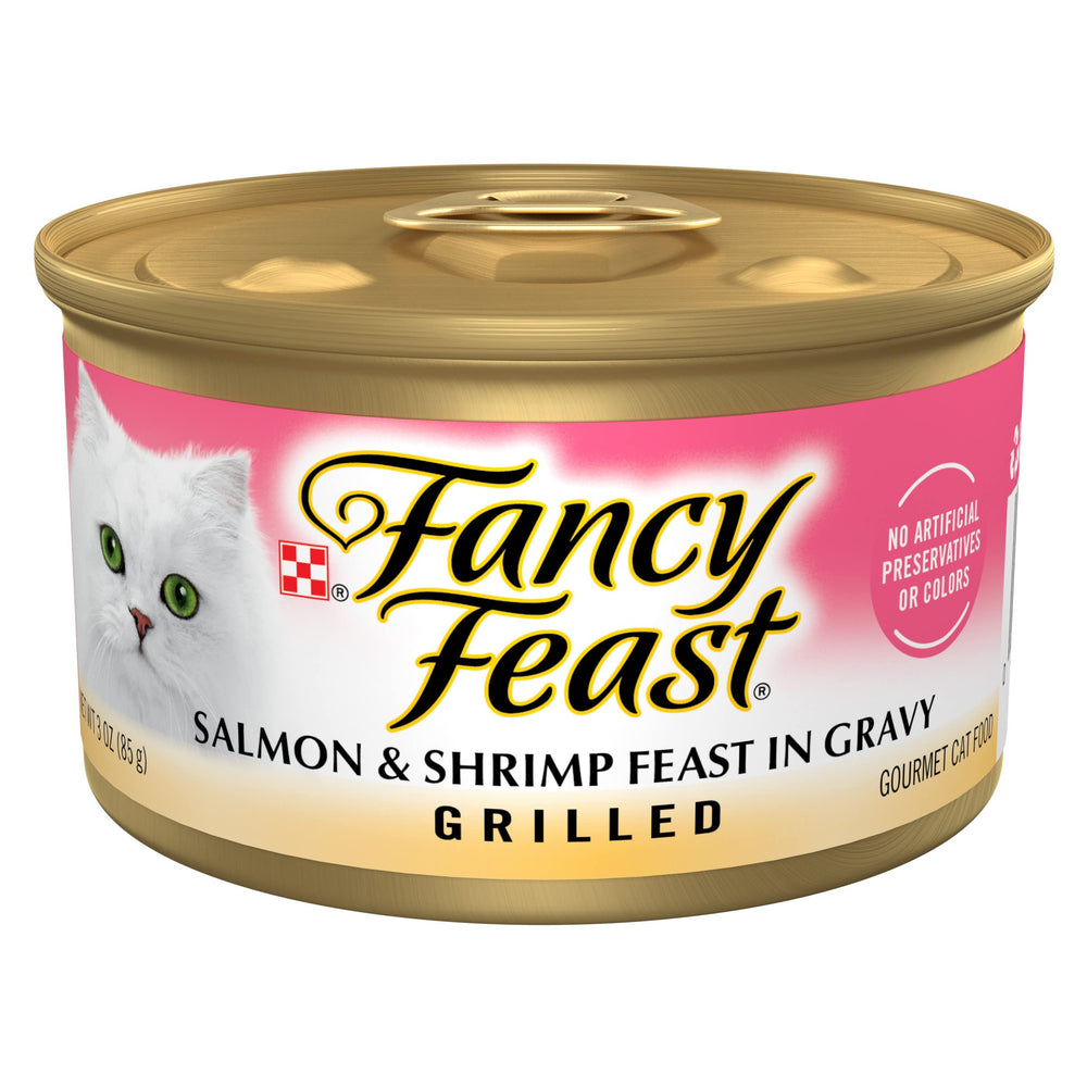Fancy Feast Lata abierta con salmón y camarones, ideal para una comida sabrosa.