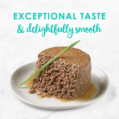 Fancy Feast Paté blanco oceánico con atún, aroma marino y servicio práctico.