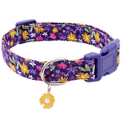 Collar Faygarsle de algodón con estampado floral morado y amarillo, ideal para paseos.
