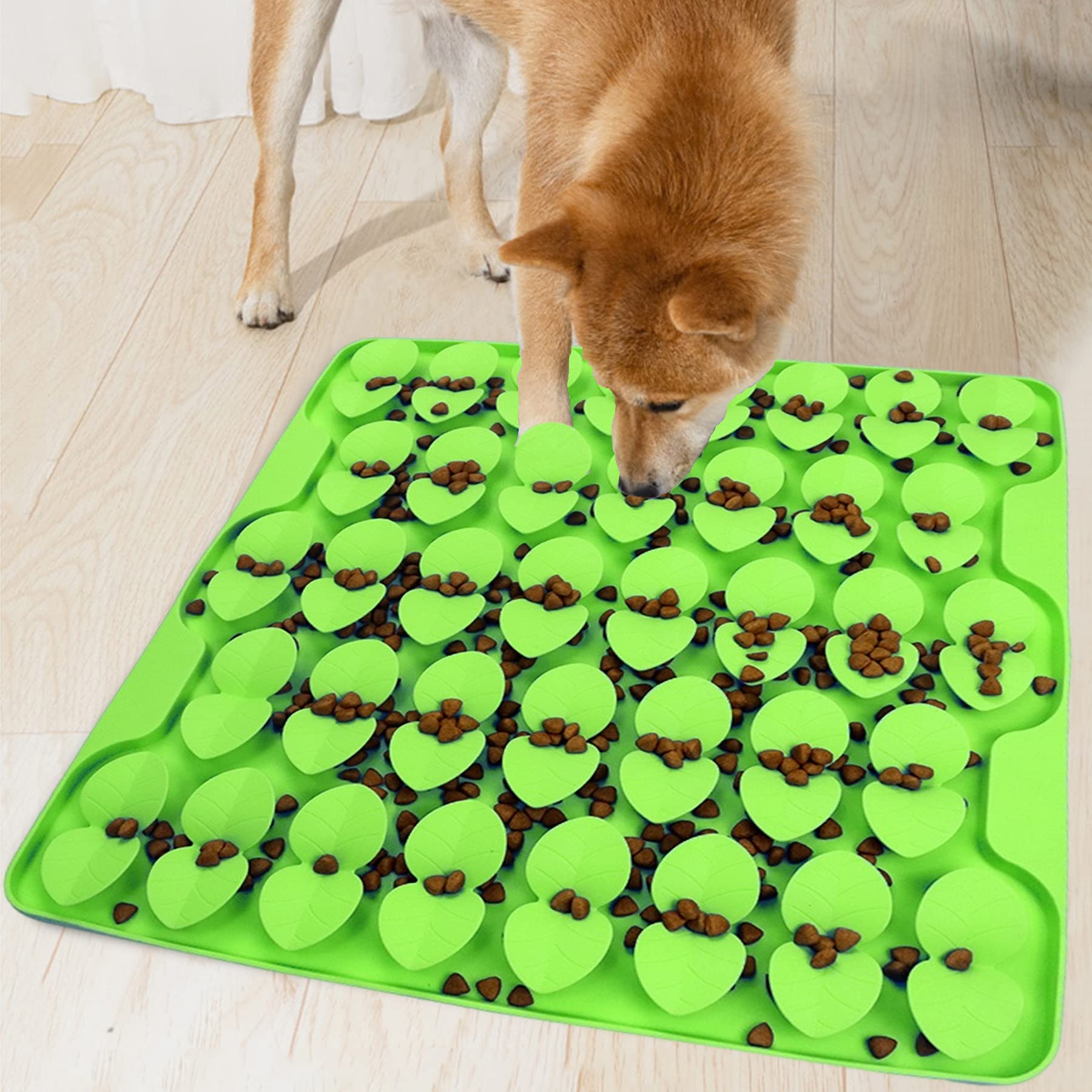 Femont Snuffle Mat grande para perros en uso diario, facilita una alimentación más lenta.