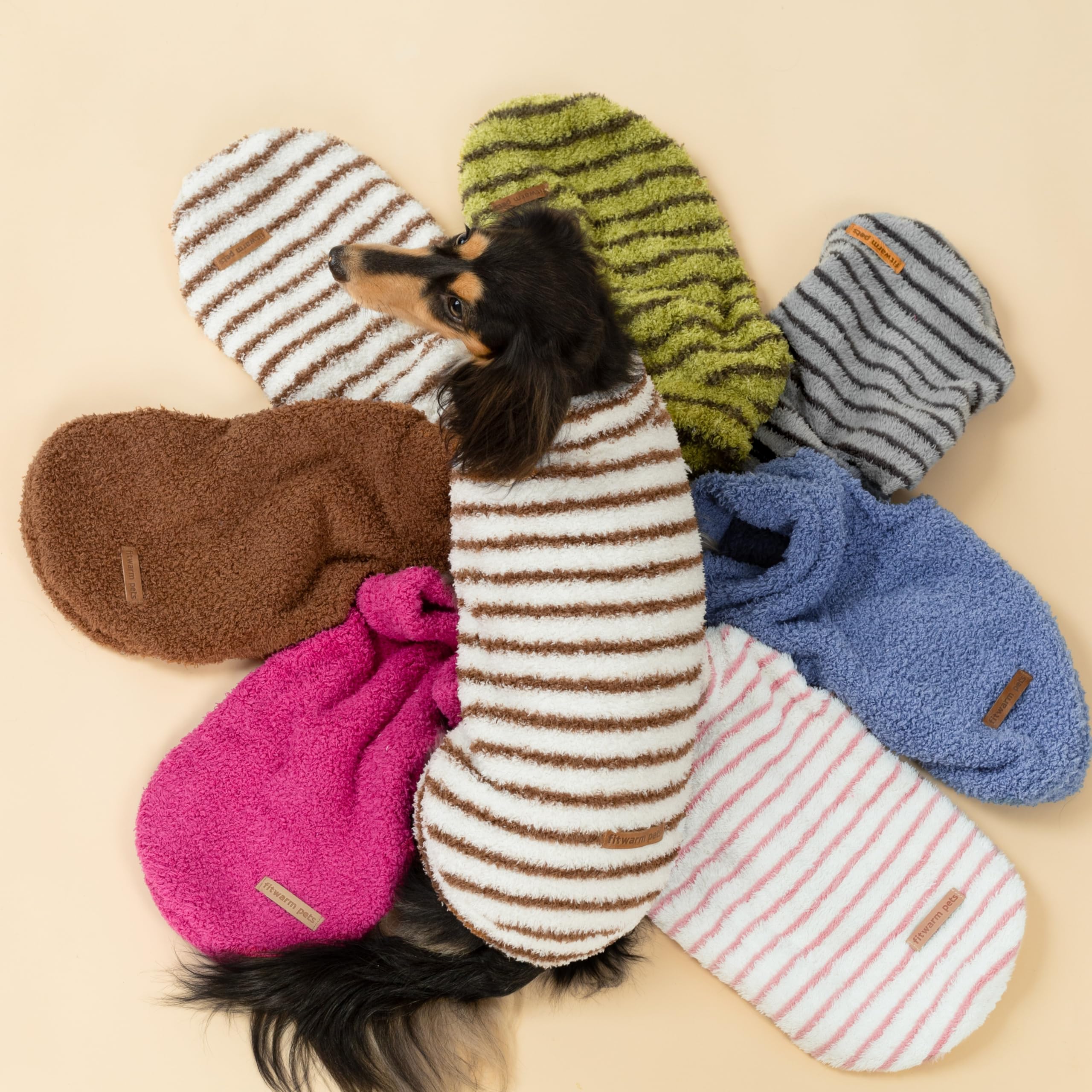 Detalle de textura de tejido en sudadera Fitwarm para perro.