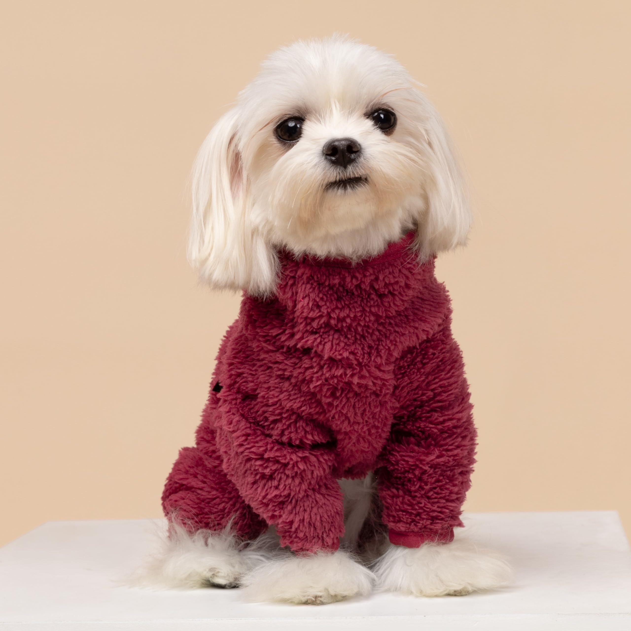 Fitwarm pijama acolchado para perro, cuello alto, evita corrientes en días gélidos.