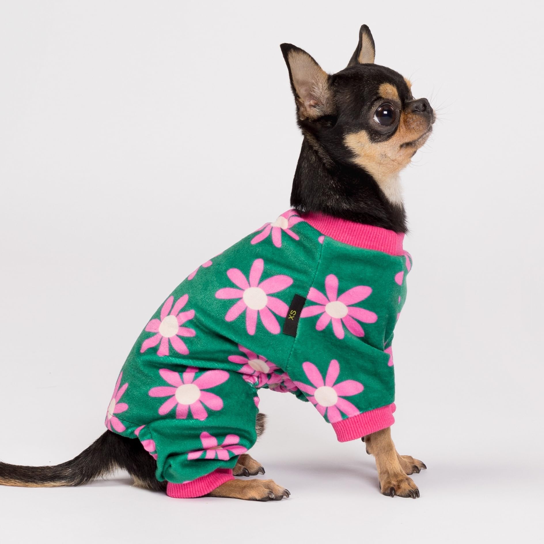 Fitwarm pijama para perro con patas y mangas largas, permite movimiento cómodo.