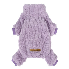 Sudadera Fitwarm lavanda con cuello tortuga para perros pequeños ofrece calor cómodo.