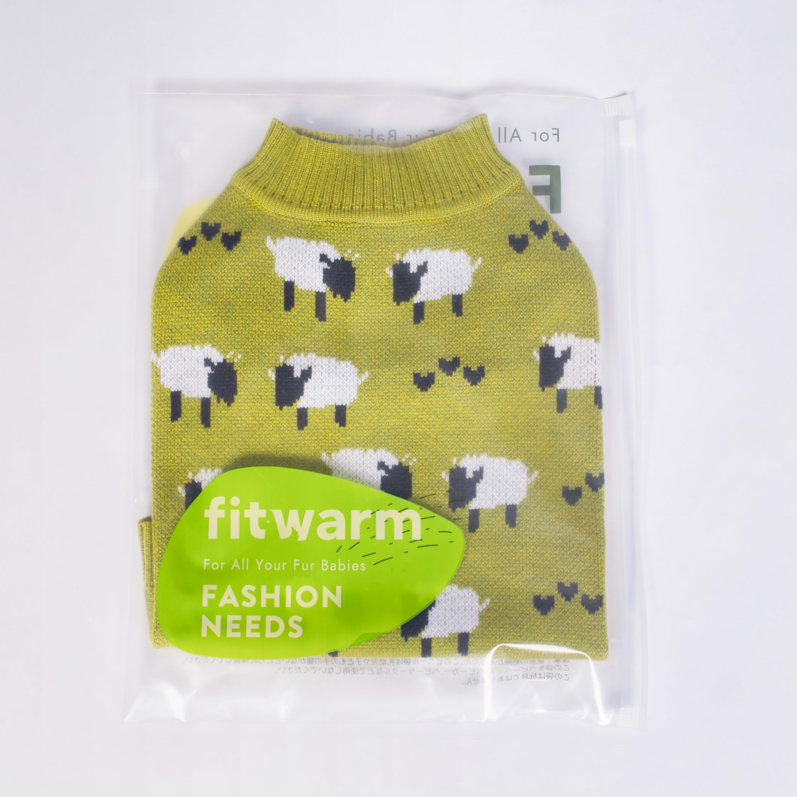 Escena navideña con ovejas: sudadera Fitwarm para un look cálido.