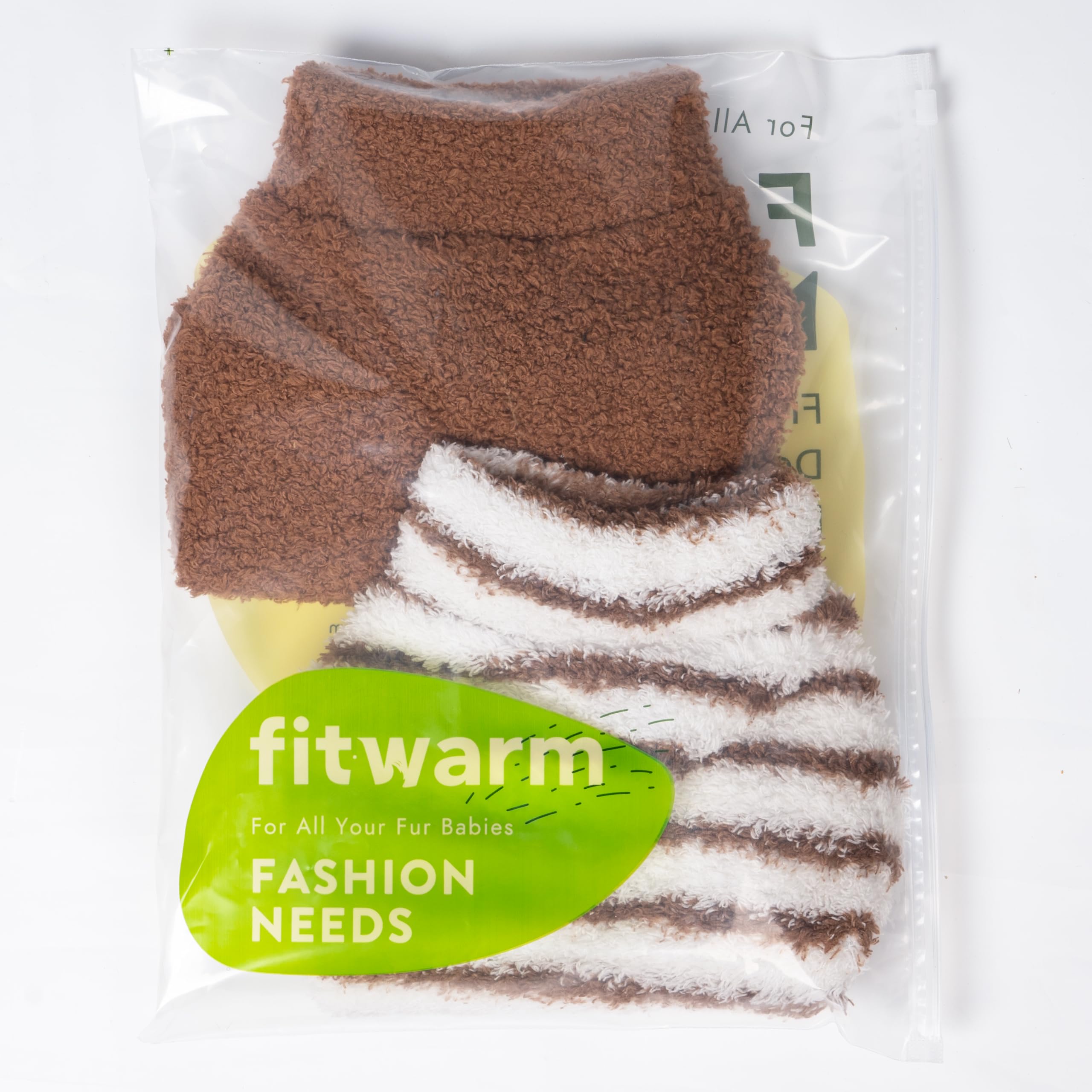 Sudadera para perro Fitwarm en día al aire libre frío.
