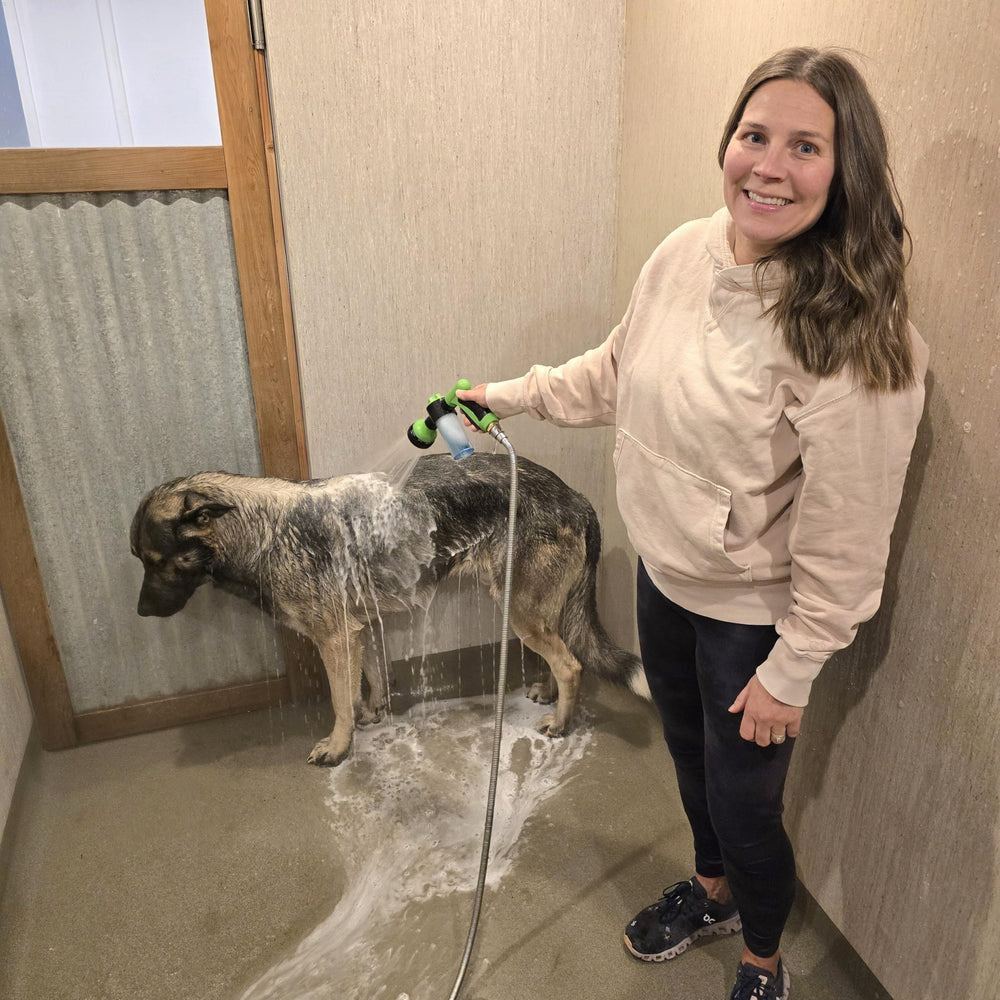 FREEZE2TRIM Pup Jet: enjuague rápido y eficiente para baños de mascotas