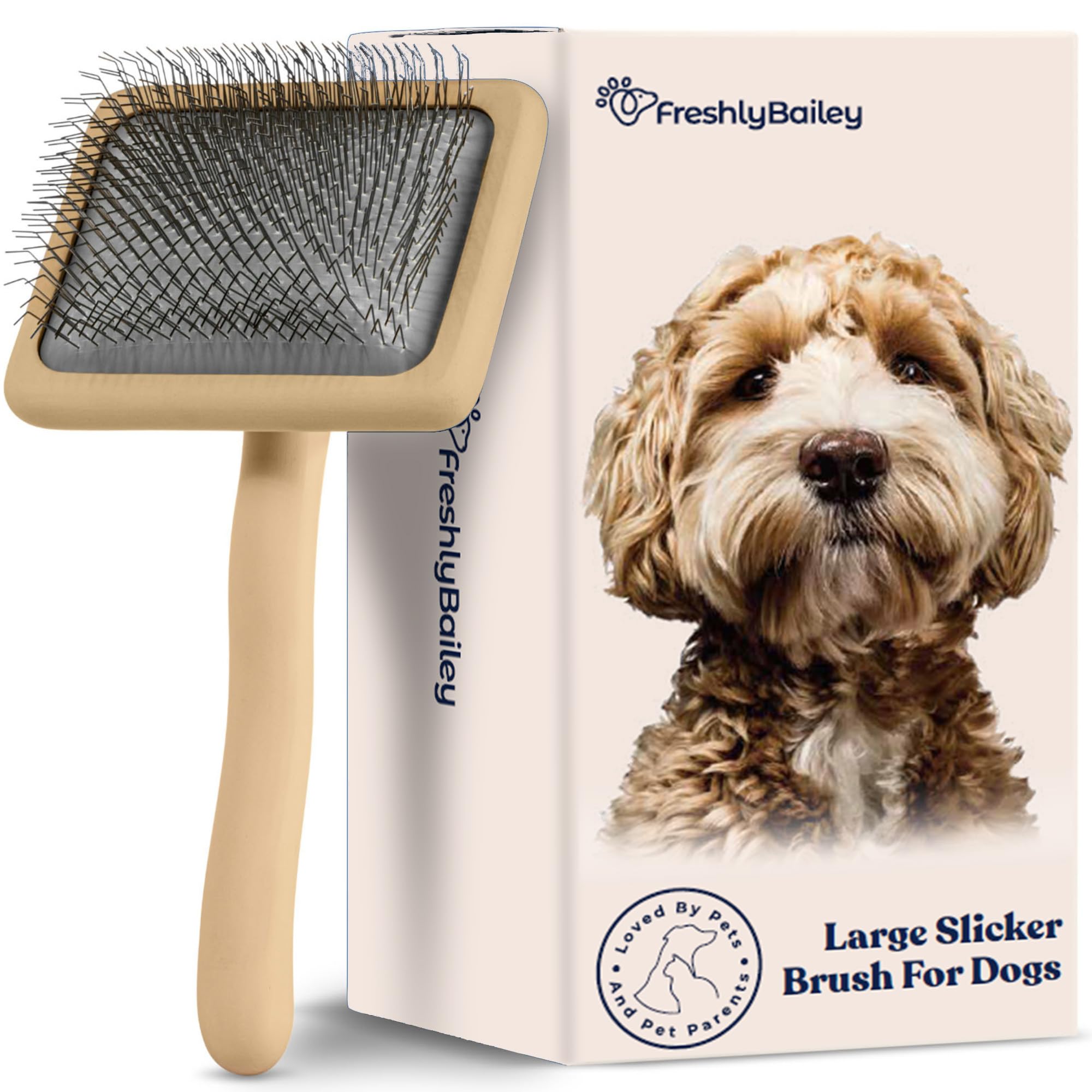 El cepillo Freshly Bailey Doodle Slicker desenreda suavemente el pelaje.