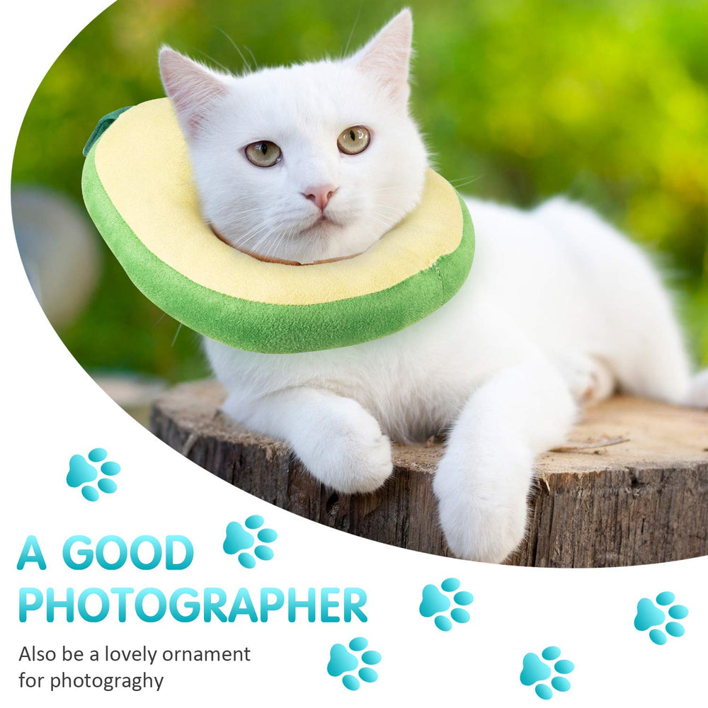 Frienda cono gato para grooming, permite comer, dormir y jugar con normalidad.