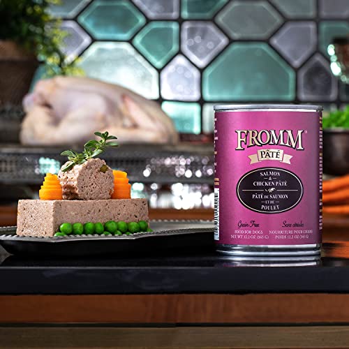 Etiqueta de Fromm con ingredientes para elegir opciones naturales.