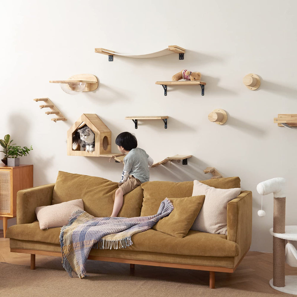 Cama para gato en altura, descanso cómodo.