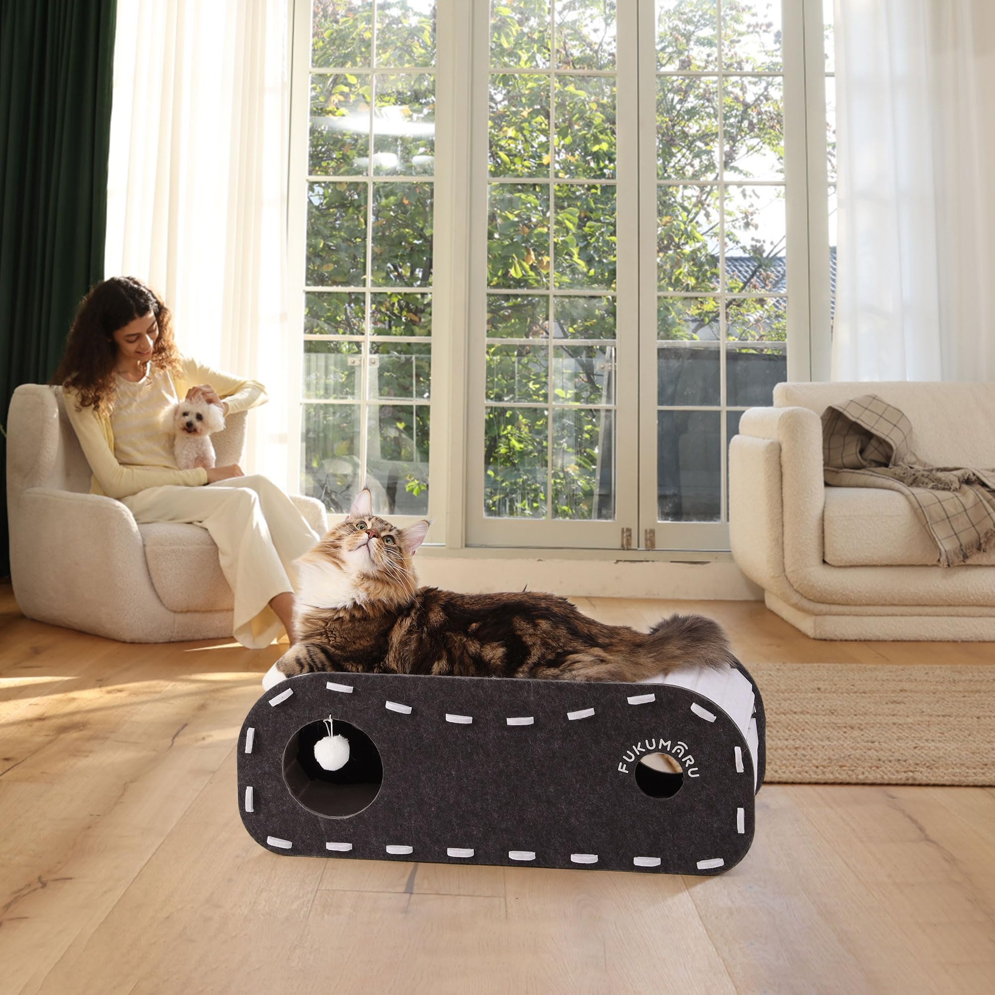 Cama para varios gatos FUKUMARU, ideal para hogares con múltiples felinos.