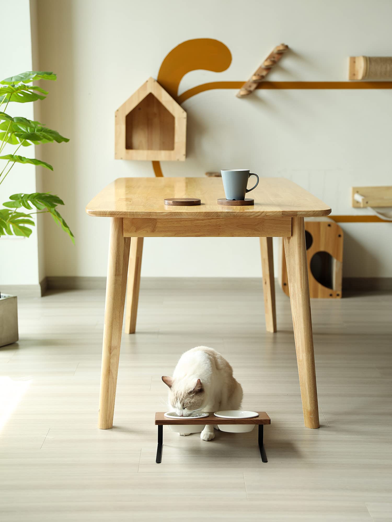 FUKUMARU soporte de bambú con acabado impermeable para uso diario.