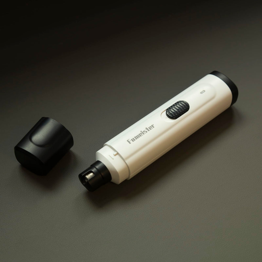 Diseño ergonómico y ligero de Fumeister, cómodo de sostener.