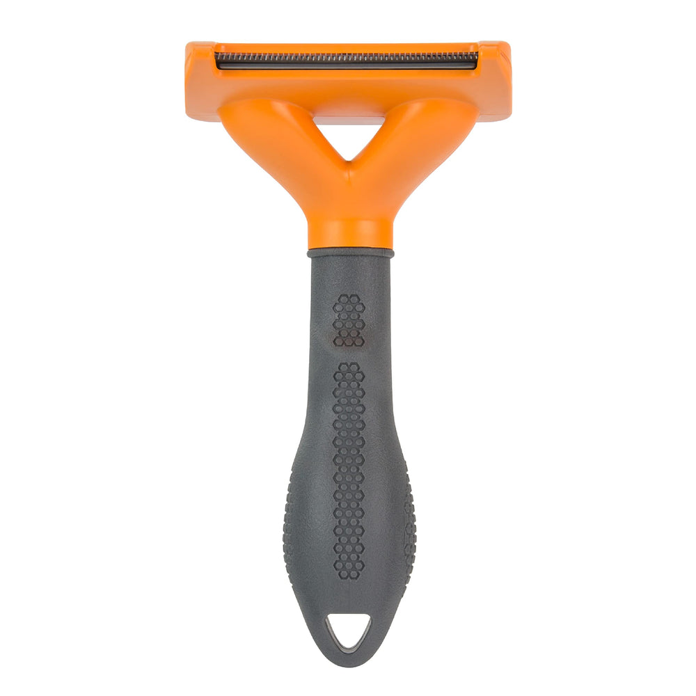 Furminator con mango ergonómico para sesiones de cepillado más cómodas.